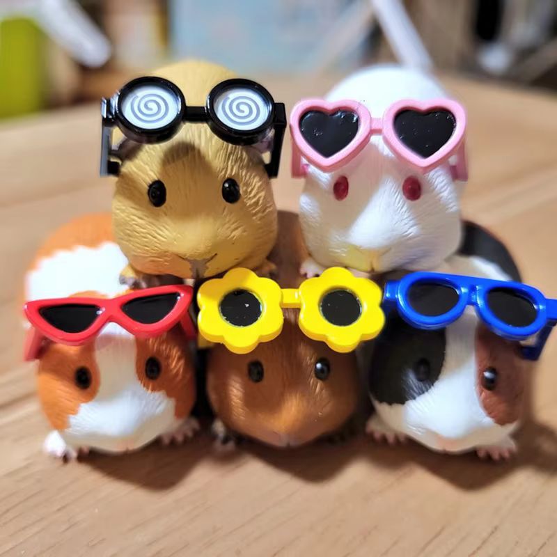 サングラスをかけたモルモットブラインドボックスかわいいミニア - Anime Action Figure Blind Box のレビューと価格